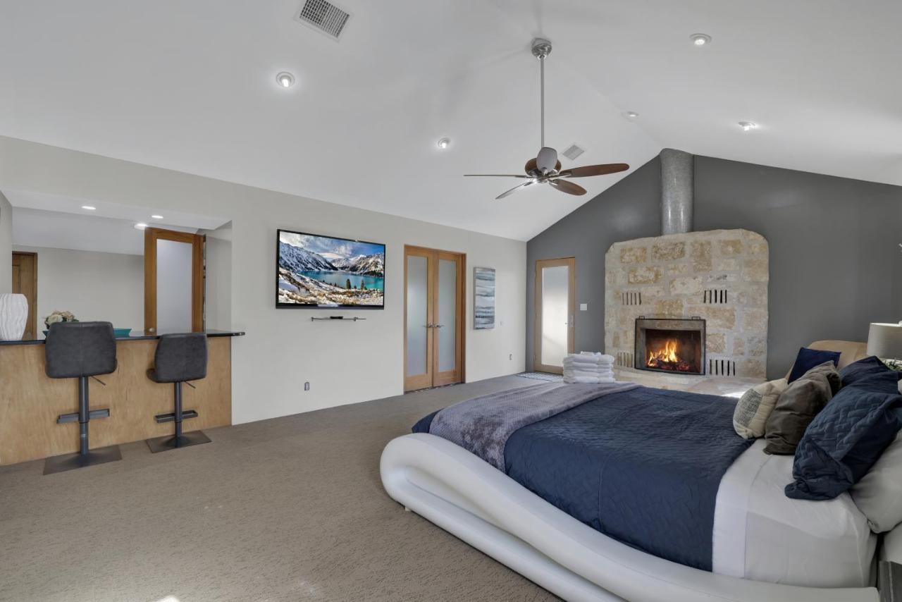 406 Lodge-A: Hot-Tub & 2 Blks To Main St Fredericksburg Exterior foto