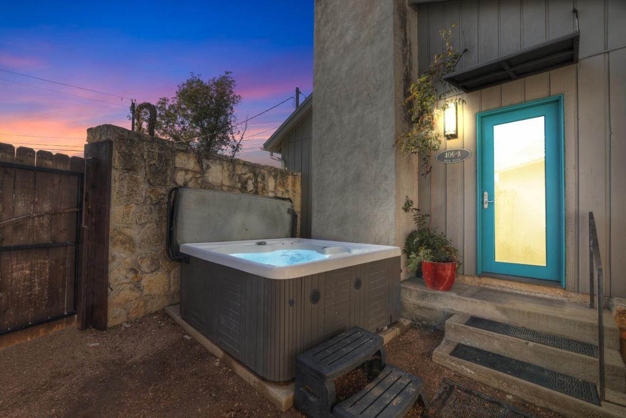 406 Lodge-A: Hot-Tub & 2 Blks To Main St Fredericksburg Exterior foto